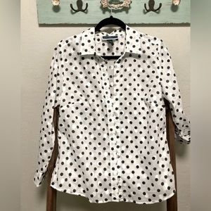 $5 SALE!🔥 Karen Scott polka dot Button Down Blouse